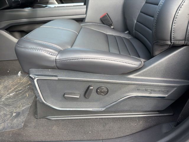 New 2026 Ford F350 Platinum w/ FX4 Off-Road Package image 17