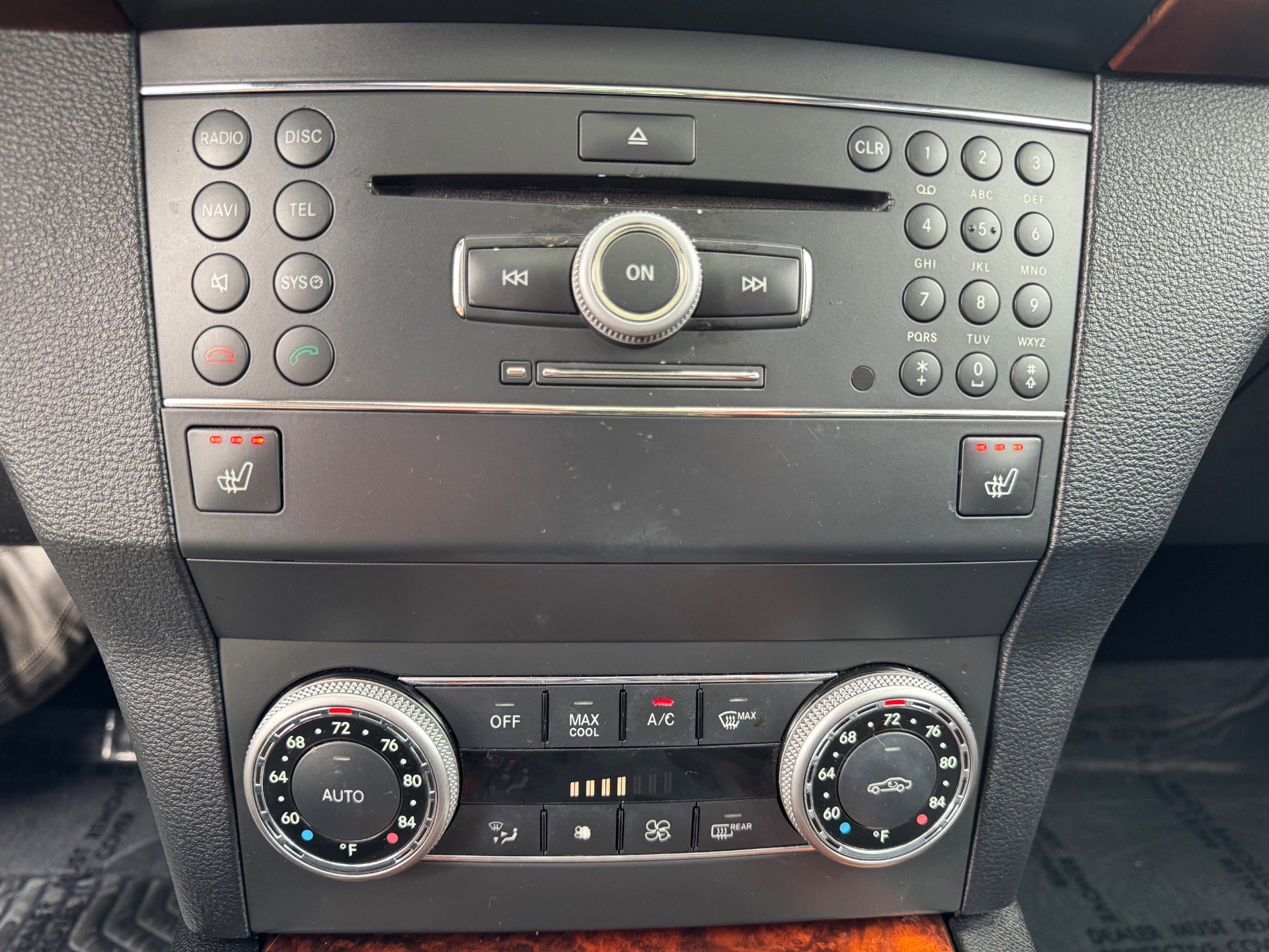 Used 2010 Mercedes-Benz GLK 350 4MATIC image 22