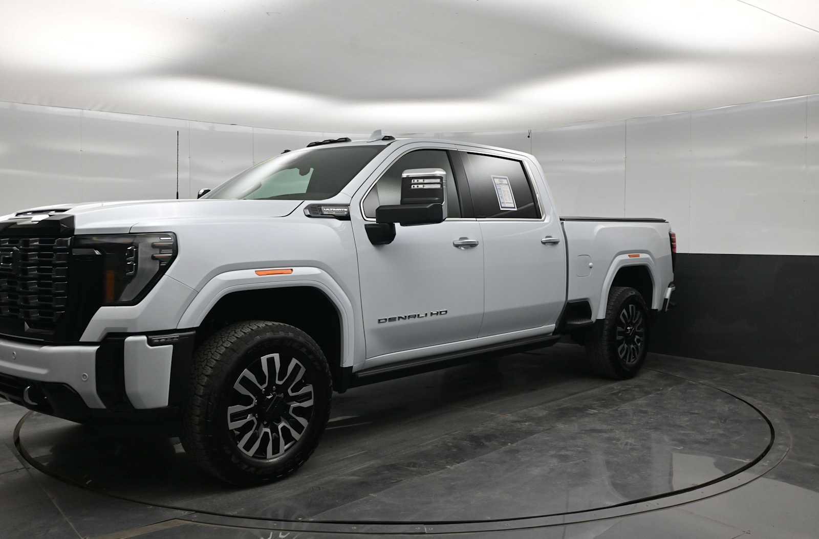 Used 2026 GMC Sierra 2500 Denali Ultimate AWD/4WD image 4