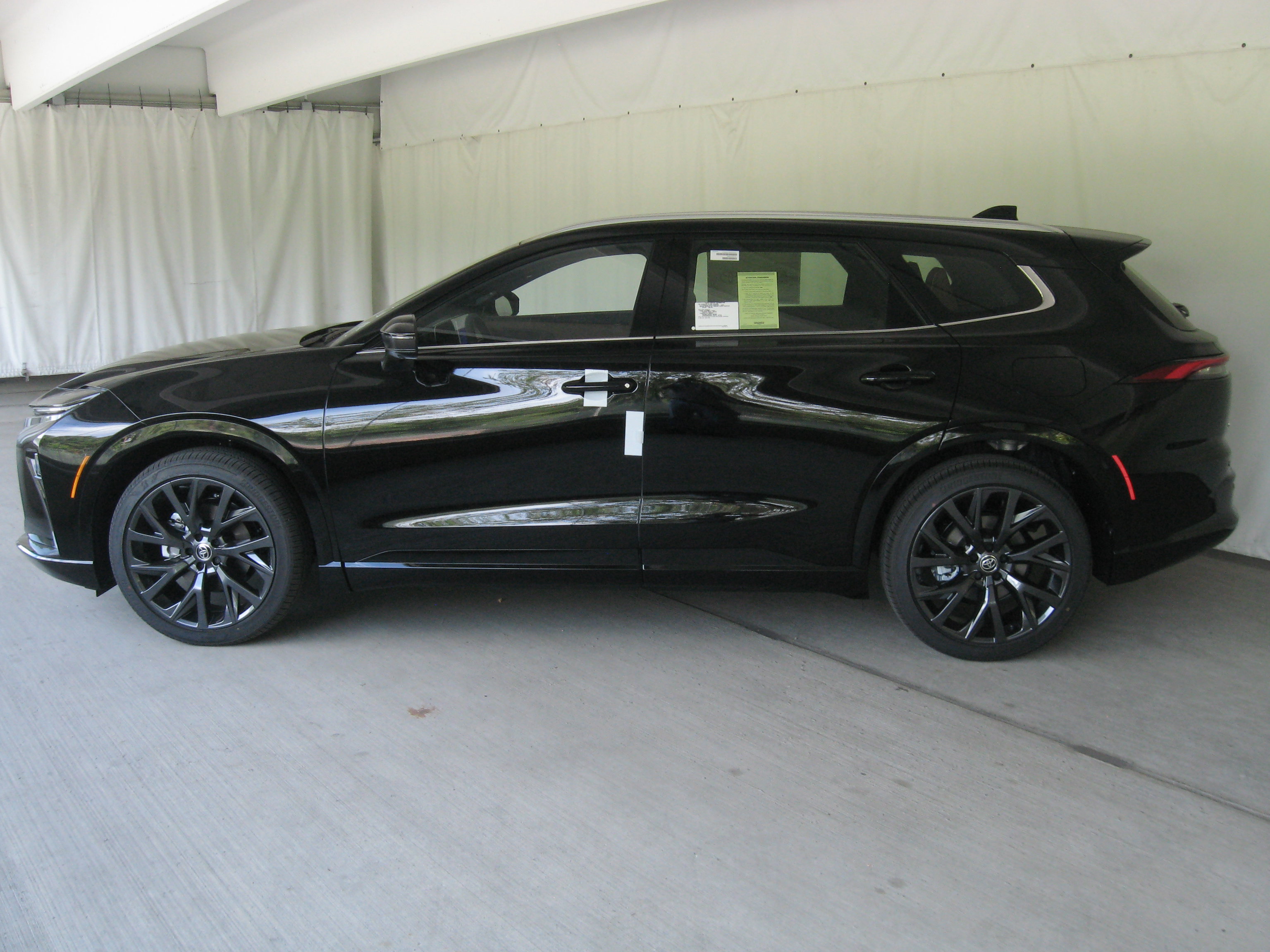New 2025 Toyota Crown Signia image 5