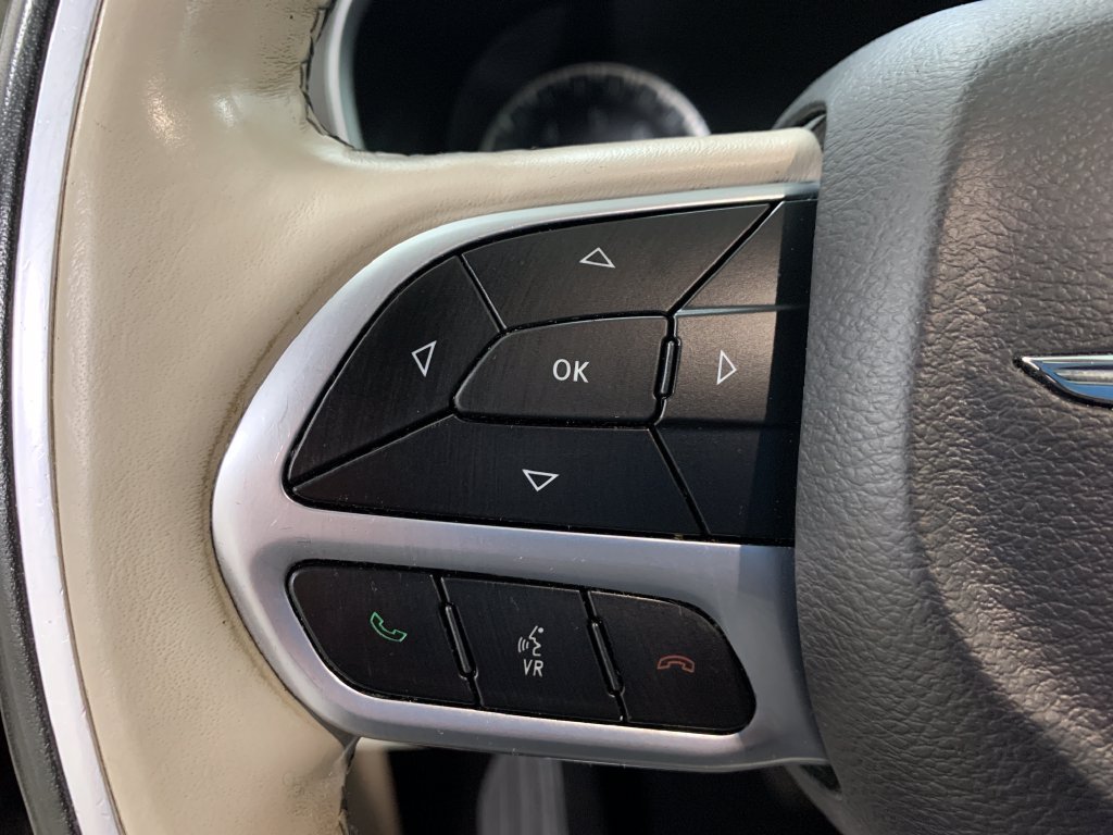 Used 2019 Chrysler Pacifica Limited FWD image 13
