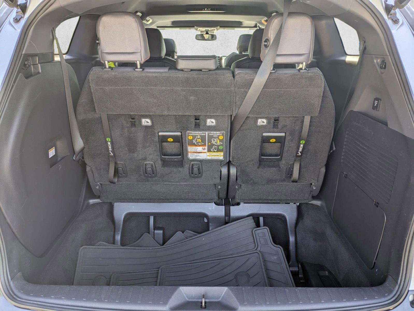 Used 2021 Toyota Sienna XSE w/ XSE Plus Package FWD image 6