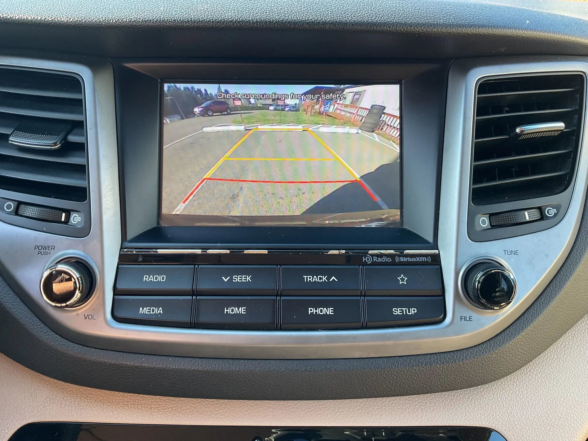Used 2018 Hyundai Tucson SEL image 18