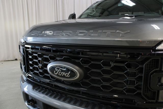 New 2026 Ford F250 Lariat w/ Black Appearance Package AWD/4WD image 33