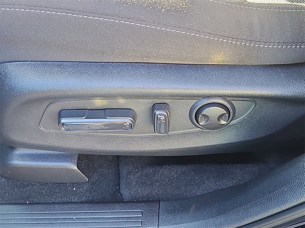 Certified 2025 Honda CR-V EX image 20