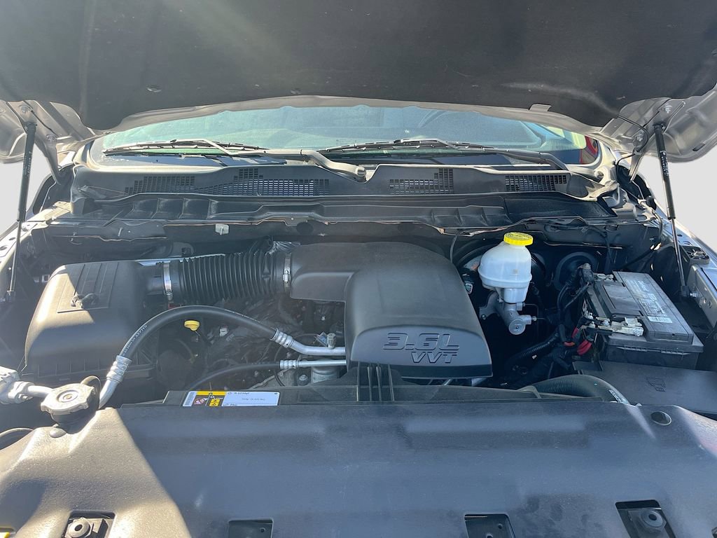 Used 2021 RAM 1500 Classic SLT image 29