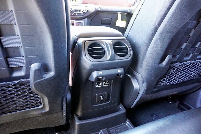 Used 2023 Jeep Wrangler Unlimited Rubicon 4xe AWD/4WD image 30