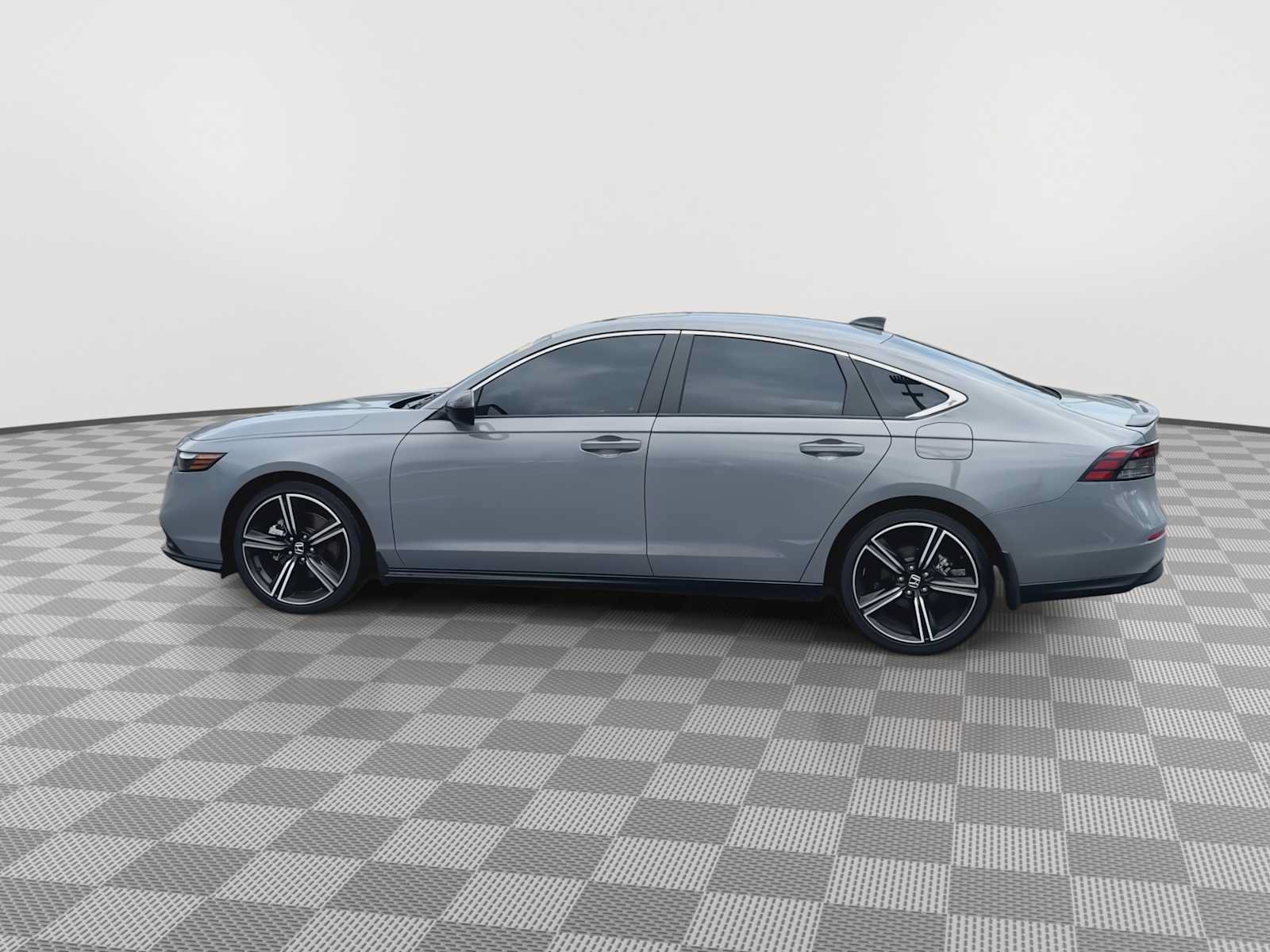 Used 2025 Honda Accord Sport image 5