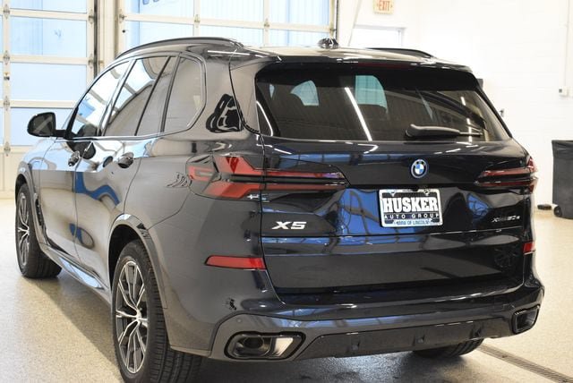 New 2026 BMW X5 xDrive50e w/ M Sport Package AWD/4WD image 10