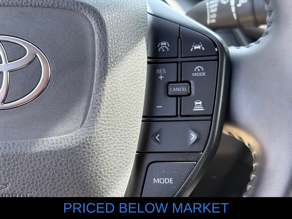 Used 2024 Toyota Prius LE FWD image 13