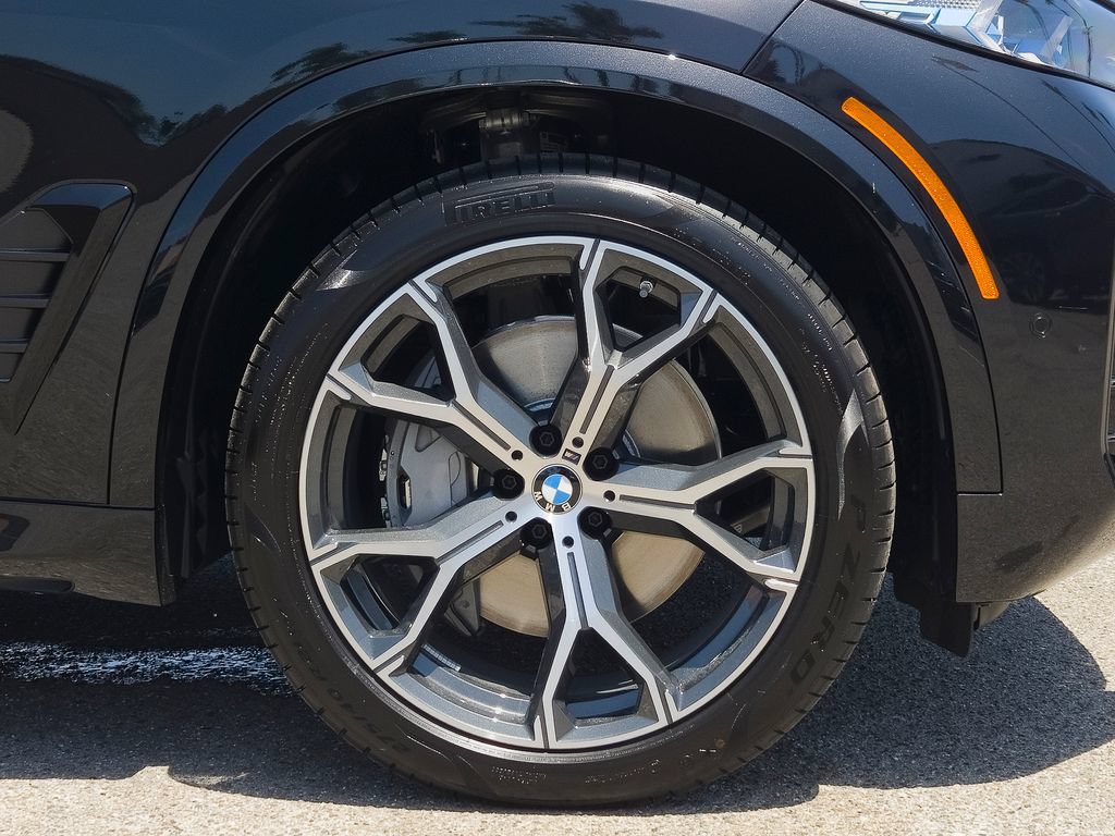New 2026 BMW X5 xDrive50e w/ M Sport Package AWD/4WD image 5
