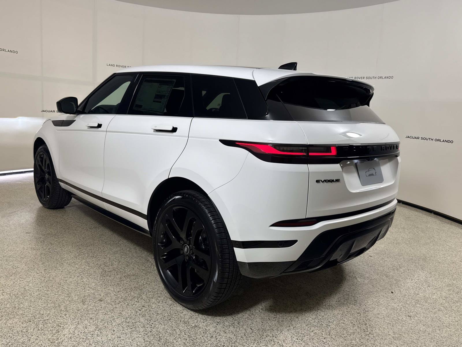 New 2026 Land Rover Range Rover Evoque Hoxton AWD/4WD image 3