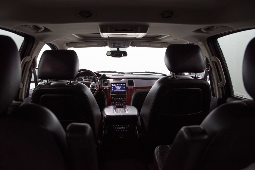 Used 2014 Cadillac Escalade Luxury AWD/4WD image 20