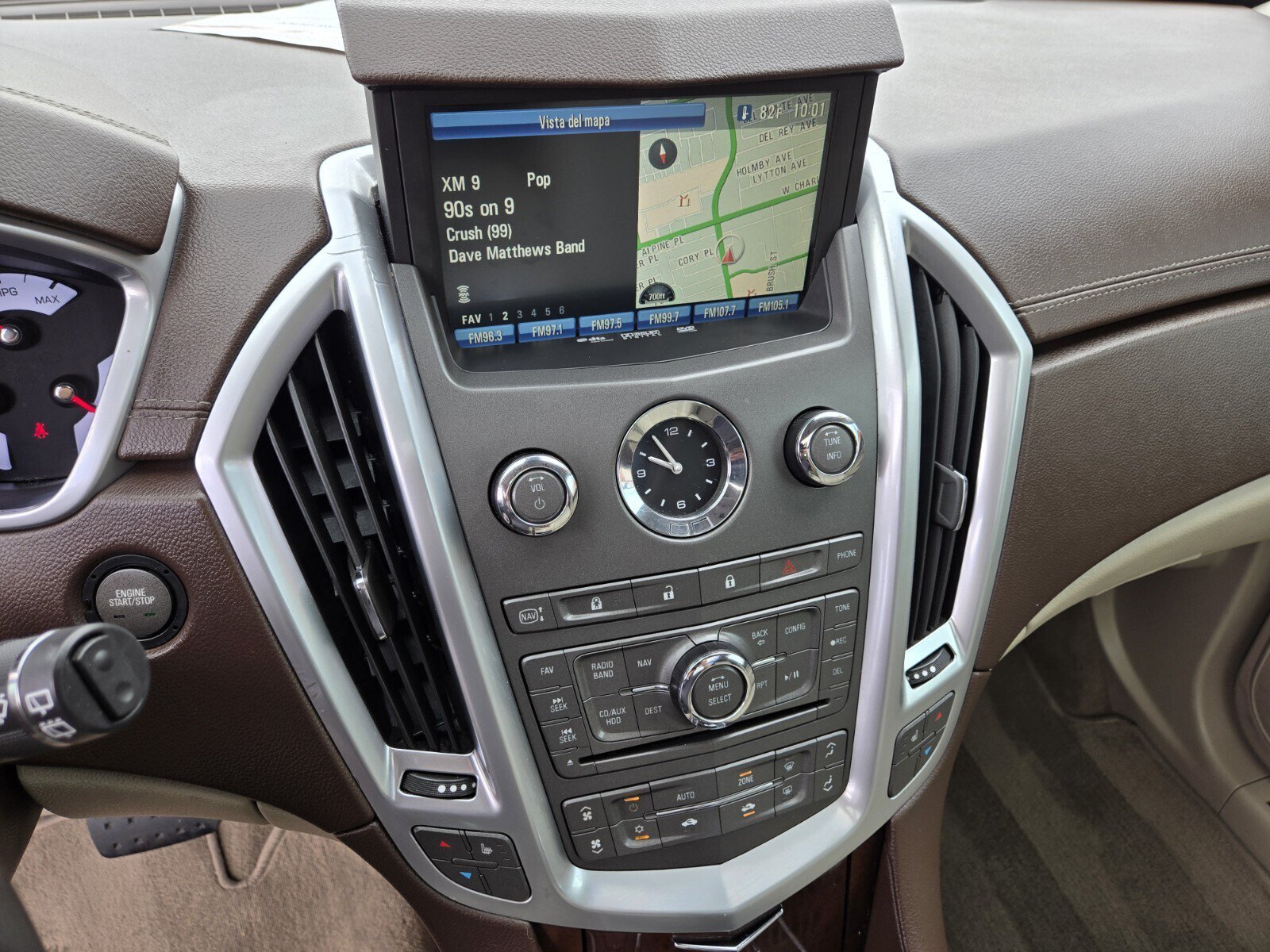 Used 2011 Cadillac SRX Luxury FWD image 18