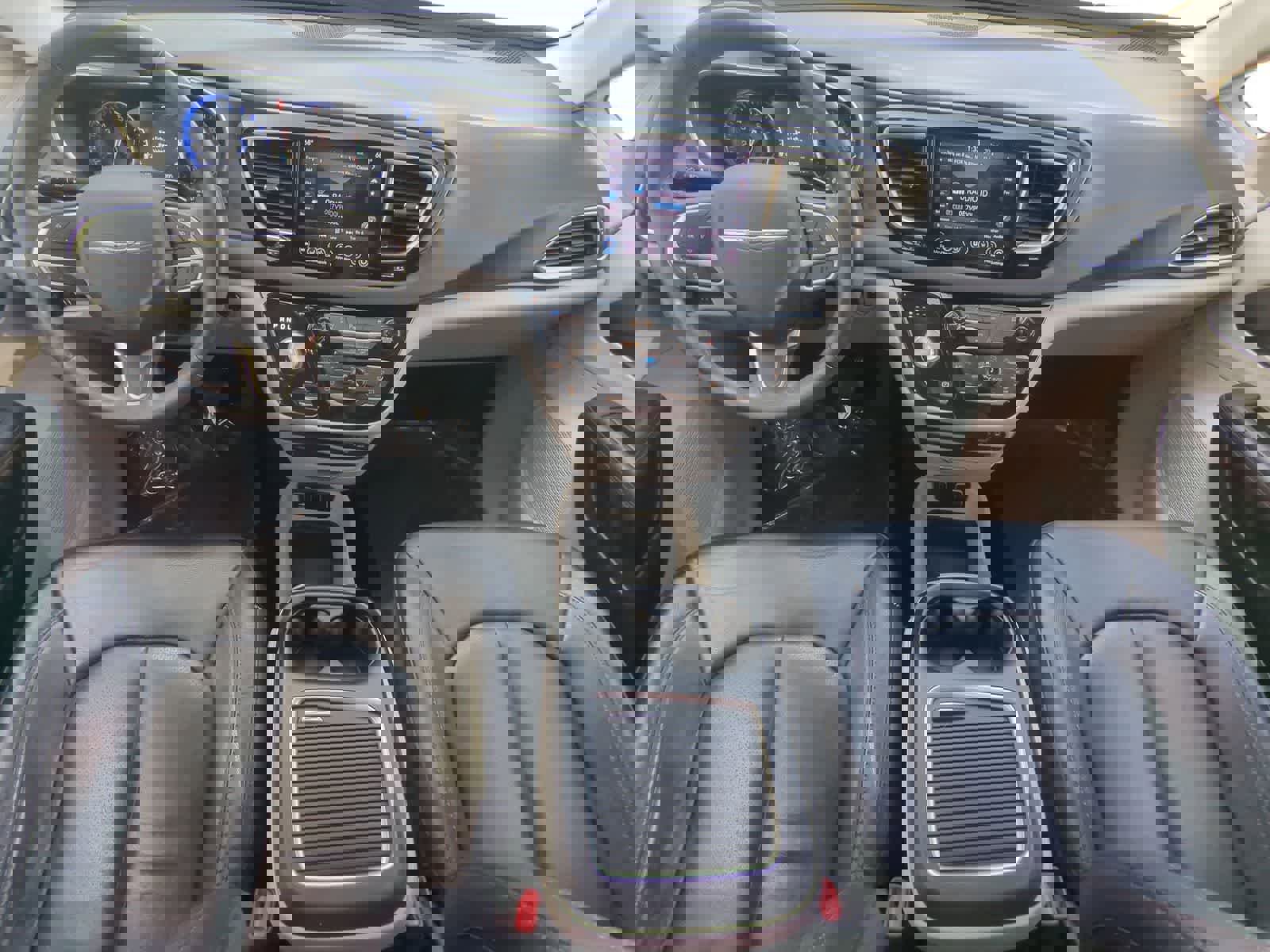 Certified 2020 Chrysler Pacifica Touring-L Plus w/ Tire & Wheel Group image 15