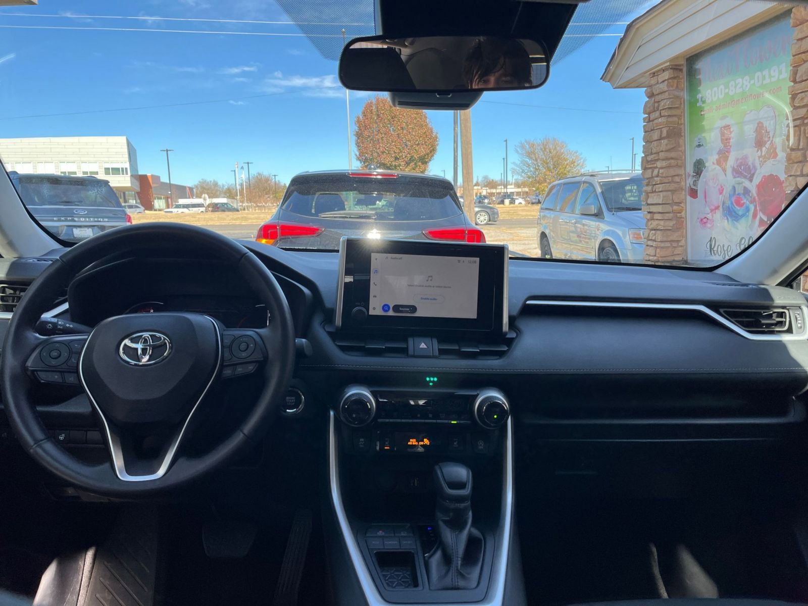 Used 2025 Toyota RAV4 XLE image 33