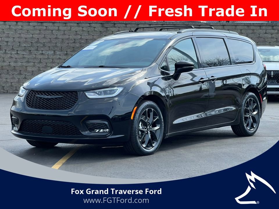 Used 2025 Chrysler Pacifica Limited