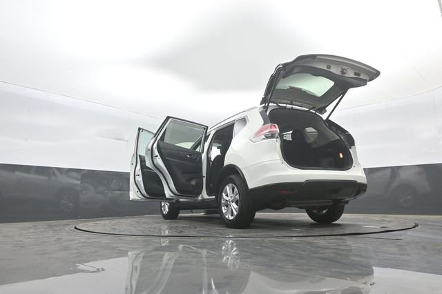 Used 2015 Nissan Rogue SV w/ SV Premium Package image 38