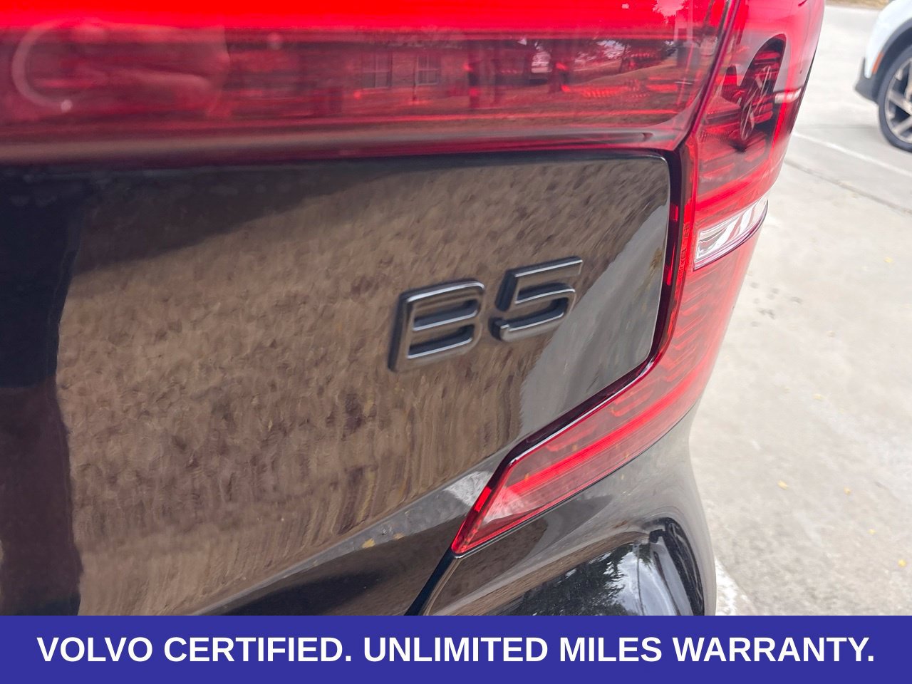 Certified 2024 Volvo S60 B5 Plus w/ Climate Package FWD image 9