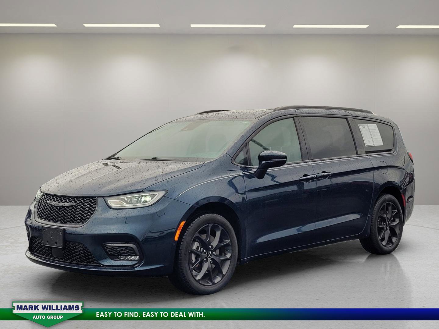 Used 2022 Chrysler Pacifica Limited w/ S Appearance Package image 4