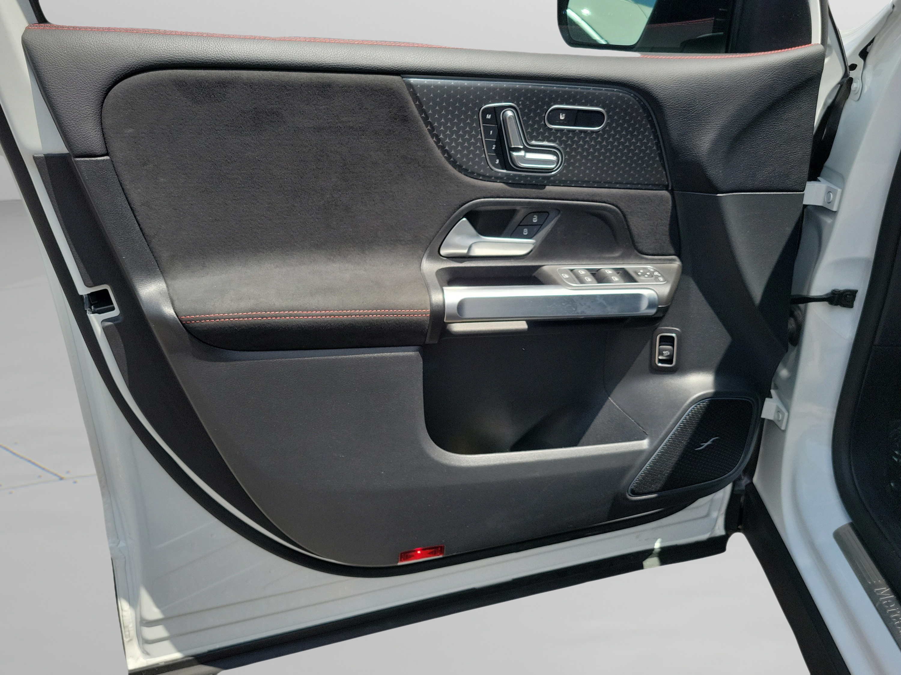 Certified 2024 Mercedes-Benz GLB 250 image 16