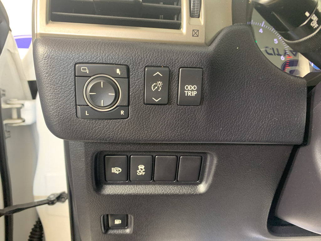 Used 2014 Lexus GX 460 w/ Premium Package AWD/4WD image 16