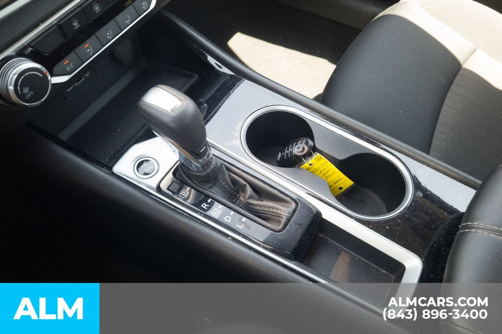 Used 2024 Nissan Altima 2.5 SV FWD image 9