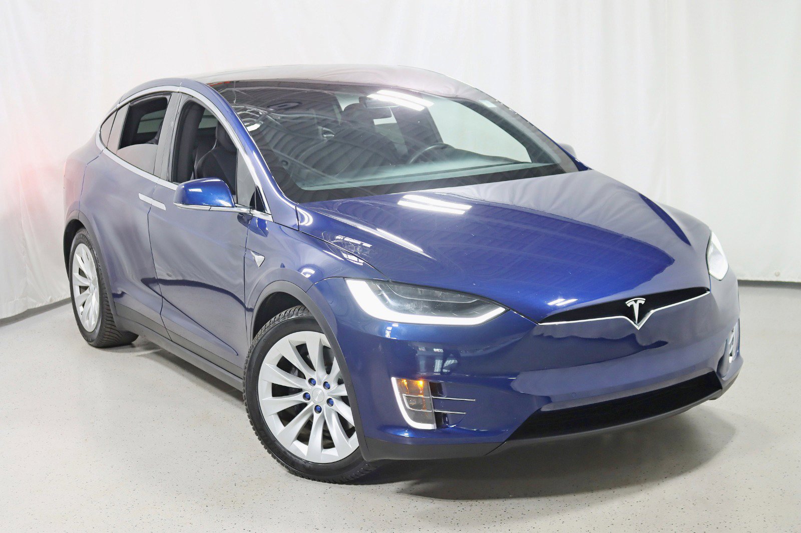 Used 2018 Tesla Model X 75D image 6