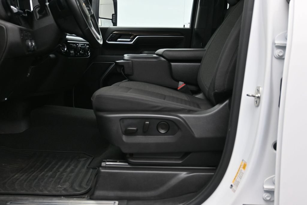 Used 2025 Chevrolet Silverado 2500 LT w/ Convenience Package AWD/4WD image 22