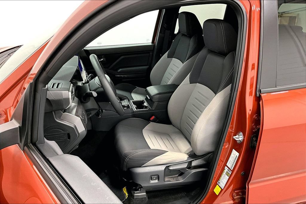 Used 2025 Toyota Tacoma TRD Sport AWD/4WD image 30