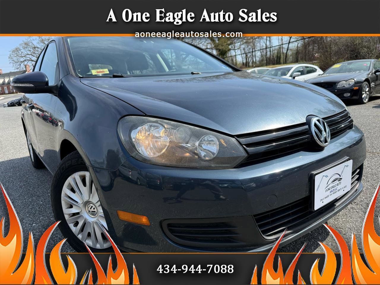 Used 2013 Volkswagen Golf 4-Door image 1