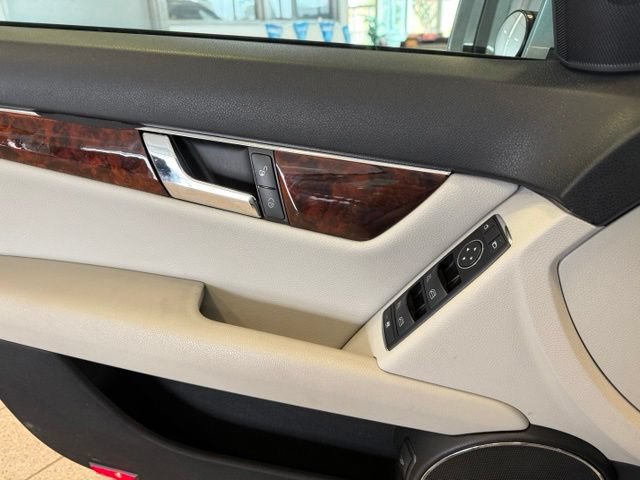 Used 2010 Mercedes-Benz C 300 Sedan image 19