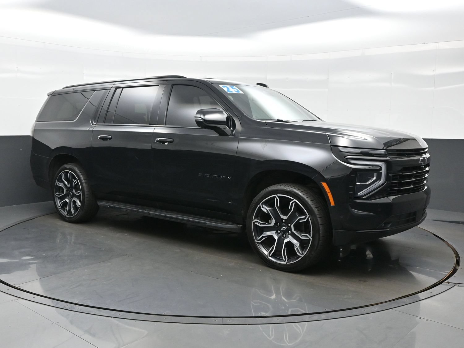 Used 2025 Chevrolet Suburban RST w/ RST Capability Package AWD/4WD image 10