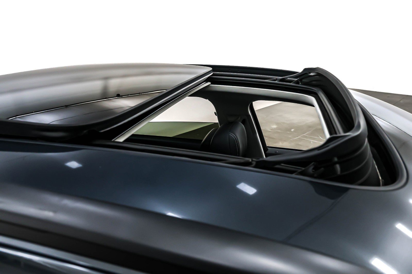 Used 2024 Audi Q8 e-tron Premium image 23