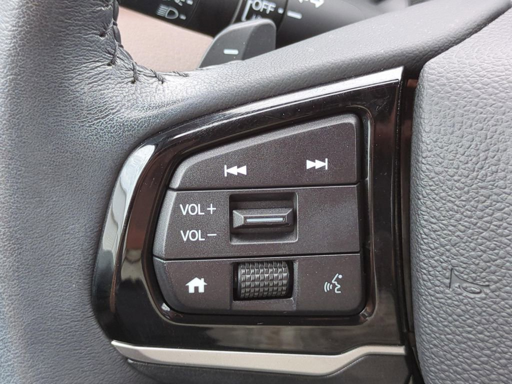 Used 2025 Honda Odyssey Touring image 23