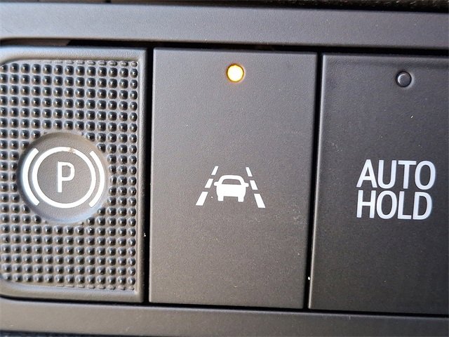 Certified 2025 Chevrolet Equinox EV LT image 24