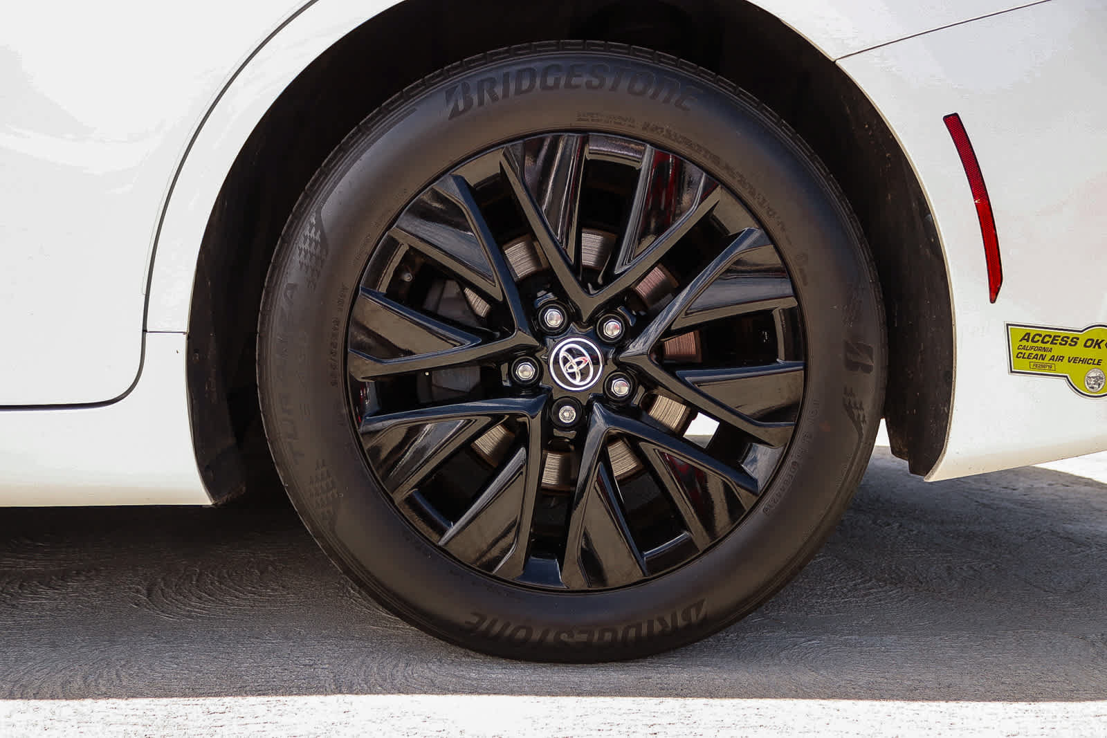 Used 2022 Toyota Mirai w/ Advanced Technology Package RWD image 10