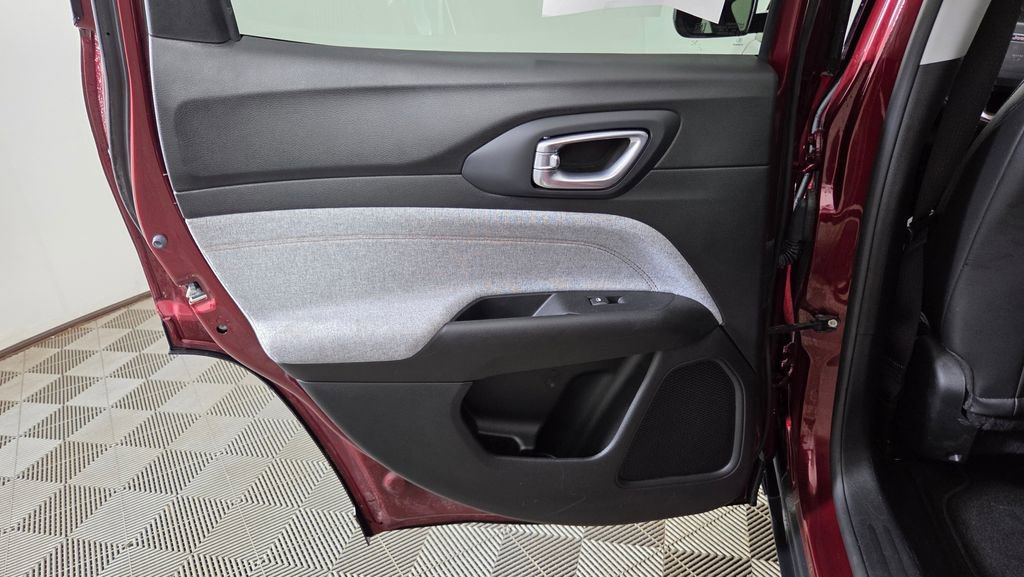 Used 2022 Jeep Compass Latitude AWD/4WD image 27