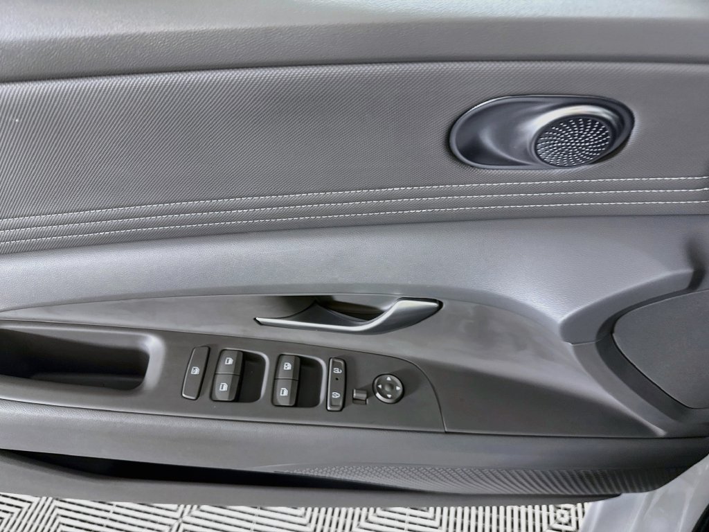 Certified 2025 Hyundai Elantra Sport FWD image 23