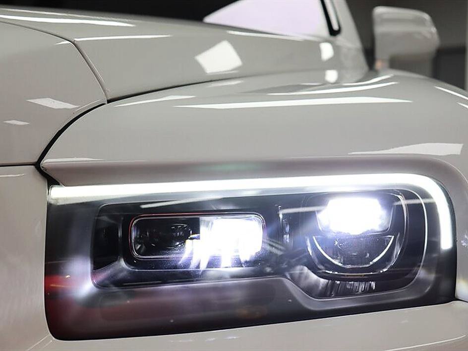 Used 2022 Rolls-Royce Cullinan w/ Cullinan Package AWD/4WD image 97