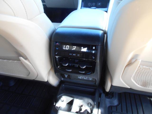 Used 2024 Jeep Grand Cherokee L Limited AWD/4WD image 21
