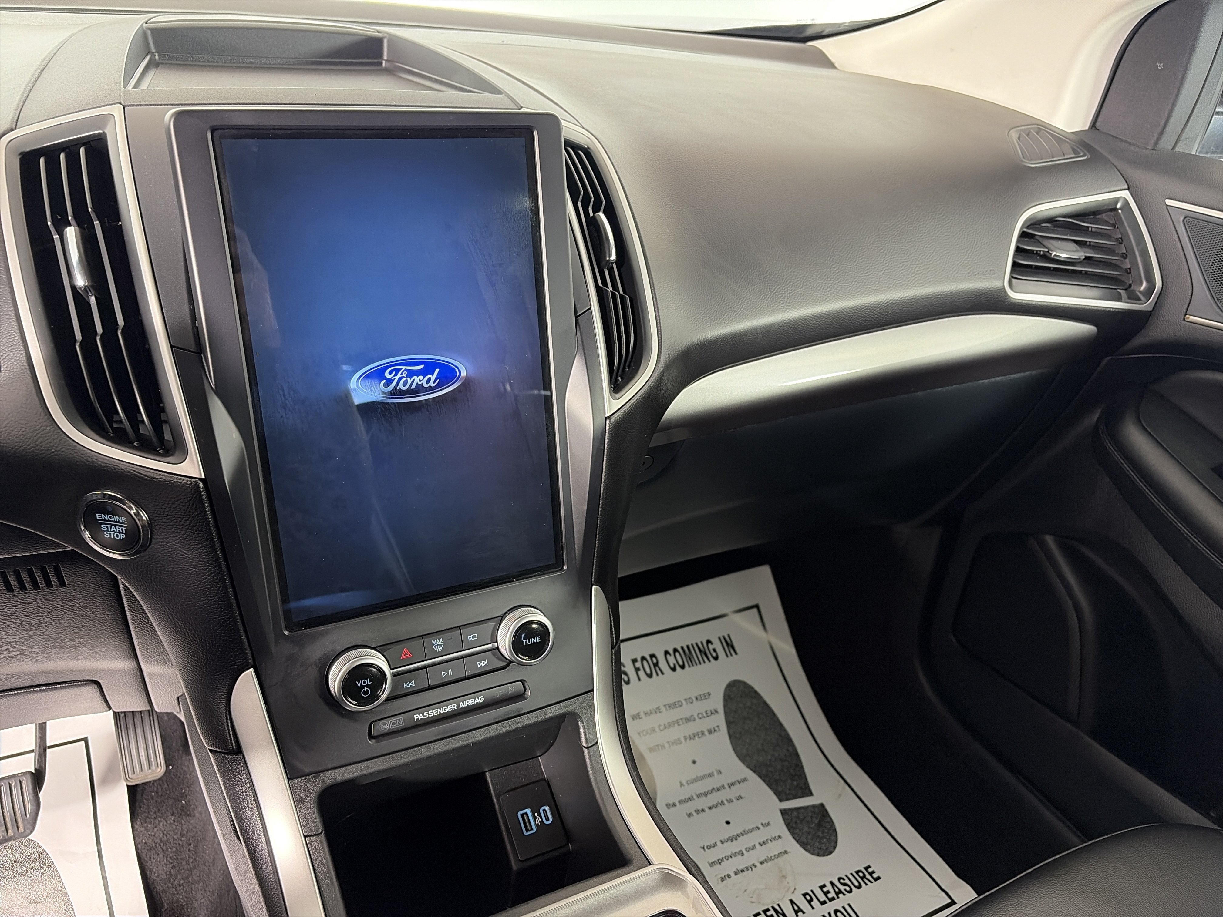 Used 2024 Ford Edge SEL w/ Convenience Package AWD/4WD image 4