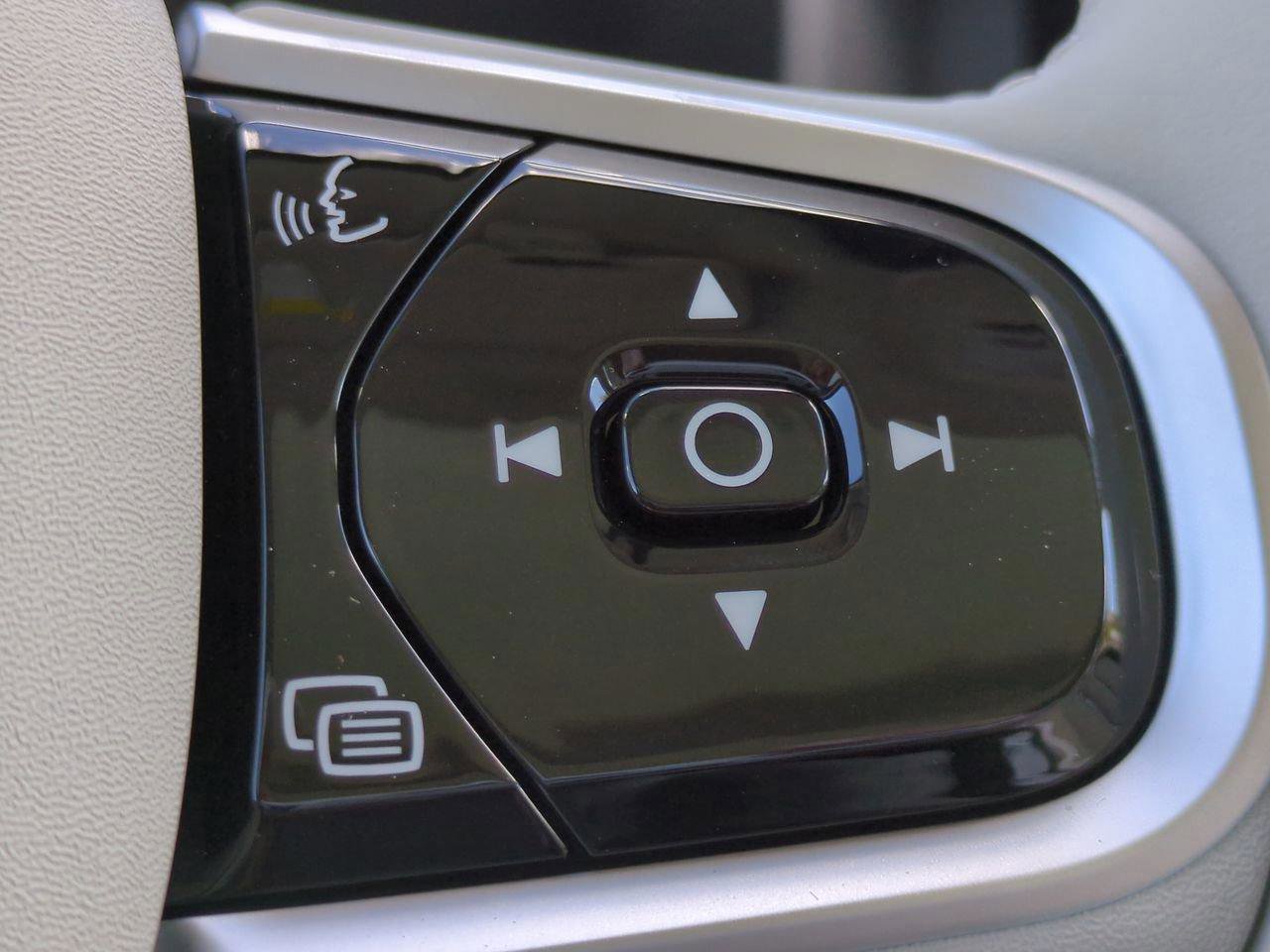 New 2026 Volvo XC60 B5 Ultra w/ Climate Package image 26
