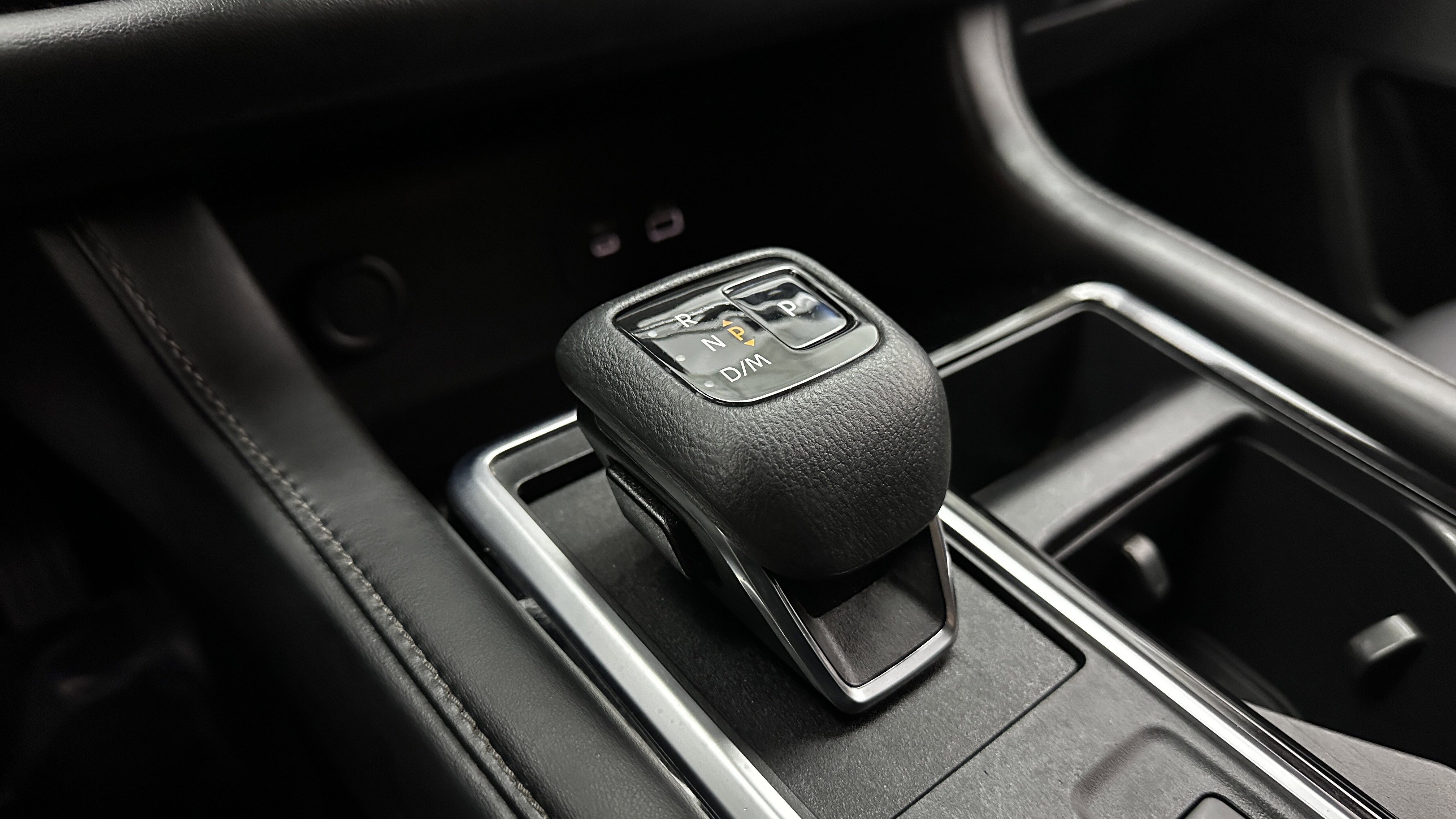 Used 2022 Nissan Pathfinder SL FWD image 16
