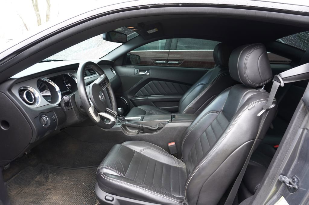 Used 2013 Ford Mustang GT Premium w/ Security Pkg image 2