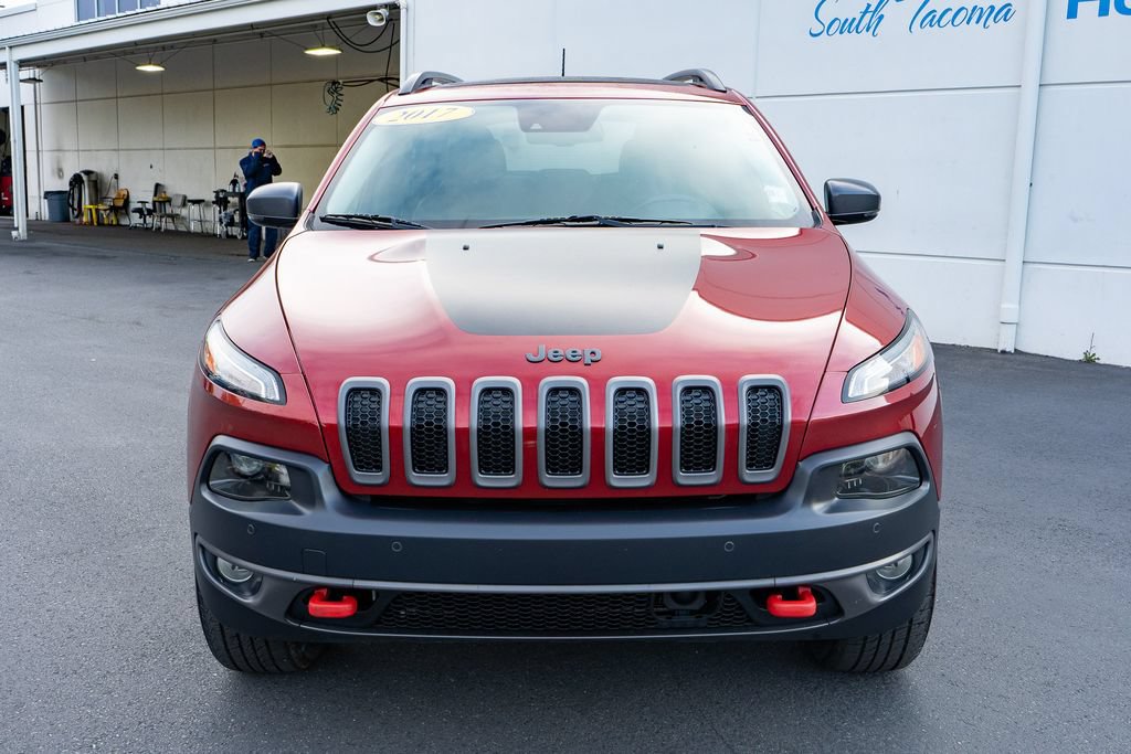 Used 2017 Jeep Cherokee Trailhawk AWD/4WD image 4
