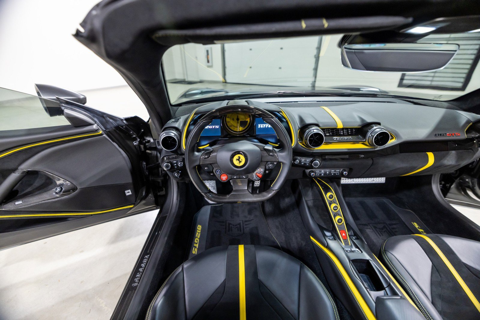 Used 2023 Ferrari 812 GTS image 50