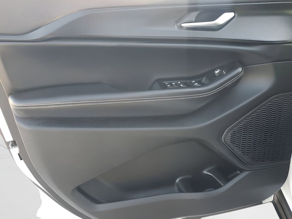 Used 2025 Jeep Grand Cherokee L Laredo image 41