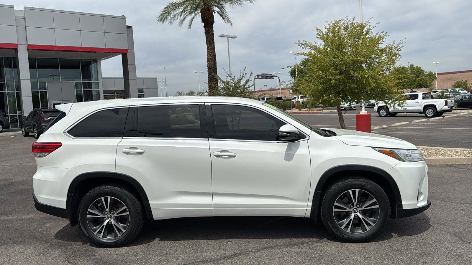 Used 2018 Toyota Highlander LE image 8