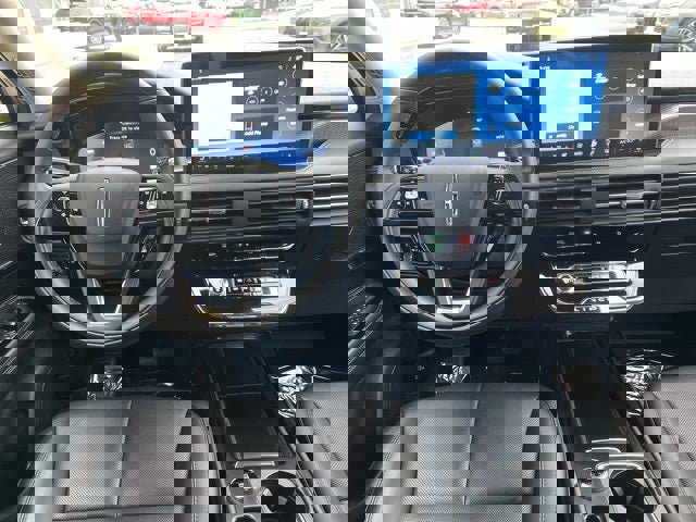 Used 2025 Lincoln Corsair Reserve w/ Towing Package image 18